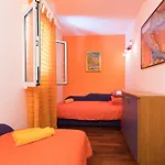 Beachfront Pinky Gæstehus 4*