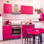Beachfront Pinky 4* Seget Vranjica