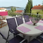 Gæstehus Beachfront Pinky Seget Vranjica