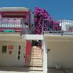 Beachfront Pinky Gæstehus