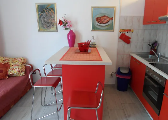 Beachfront Pinky בית הארחה 4*