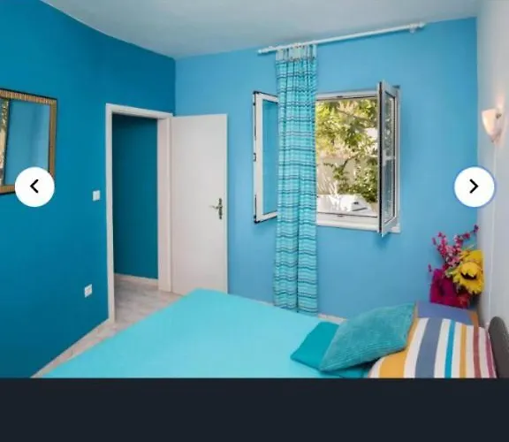 Beachfront Pinky 4*