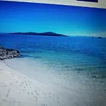 Beachfront Pinky