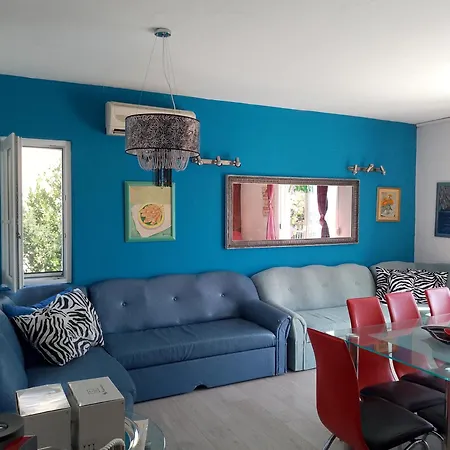 Beachfront Pinky Gasthof Seget Vranjica