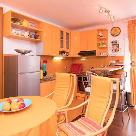 Beachfront Pinky Seget Vranjica