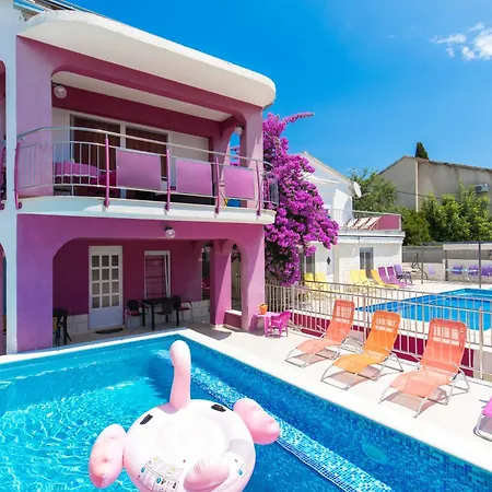 Beachfront Pinky Gasthof Seget Vranjica