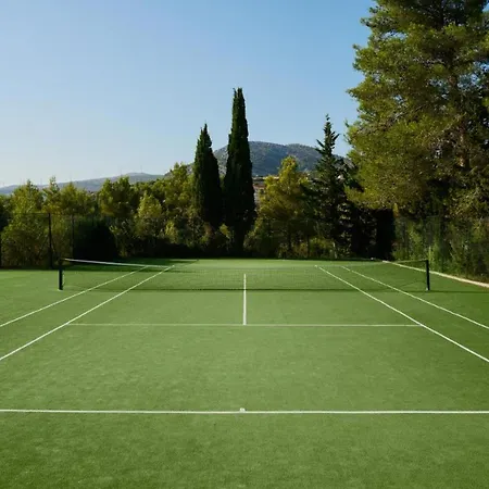 Beachfront Pinky Gasthof 4*