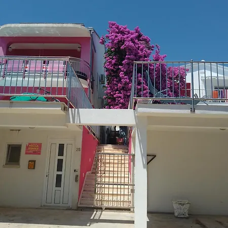 Beachfront Pinky Gasthof