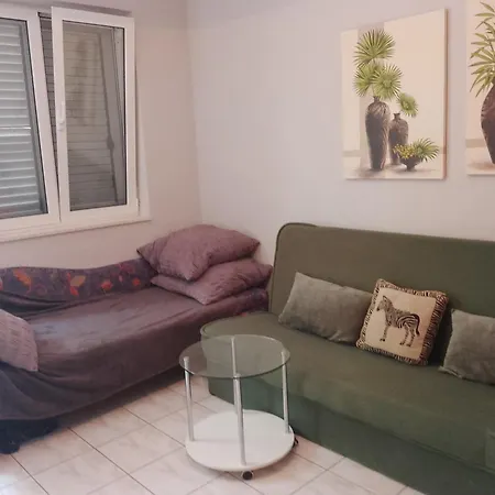 Beachfront Pinky Seget Vranjica