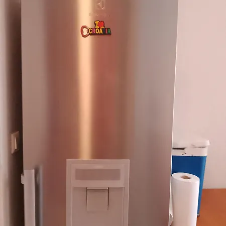 Beachfront Pinky 4* Seget Vranjica