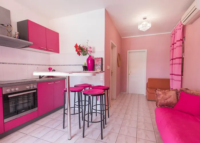 Affittacamere Beachfront Pinky Seget Vranjica