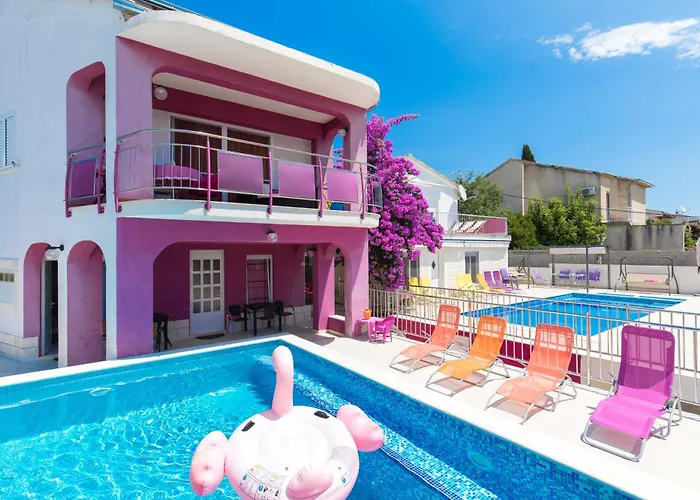 Beachfront Pinky Affittacamere Seget Vranjica