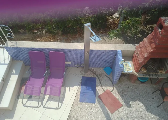 Beachfront Pinky Affittacamere 4*